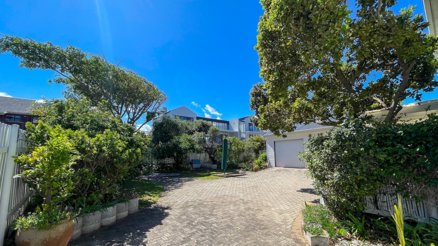 5 Bedroom Property for Sale in Hersham Western Cape